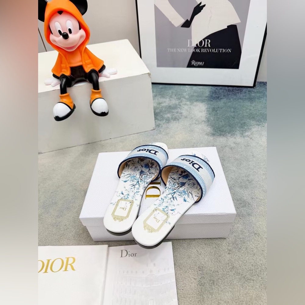 Dior Dway Floral Embroidered Slide Sandals - Picture 4 of 8